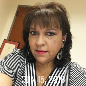 Meet your Posher, Raquel a.